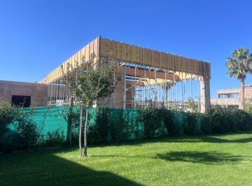 Casa · 257m² · 7 Ambientes · 2 Cocheras · Casa en Venta en Barrio Privado Ciro de Vieytes, Maipu. Mendoza.