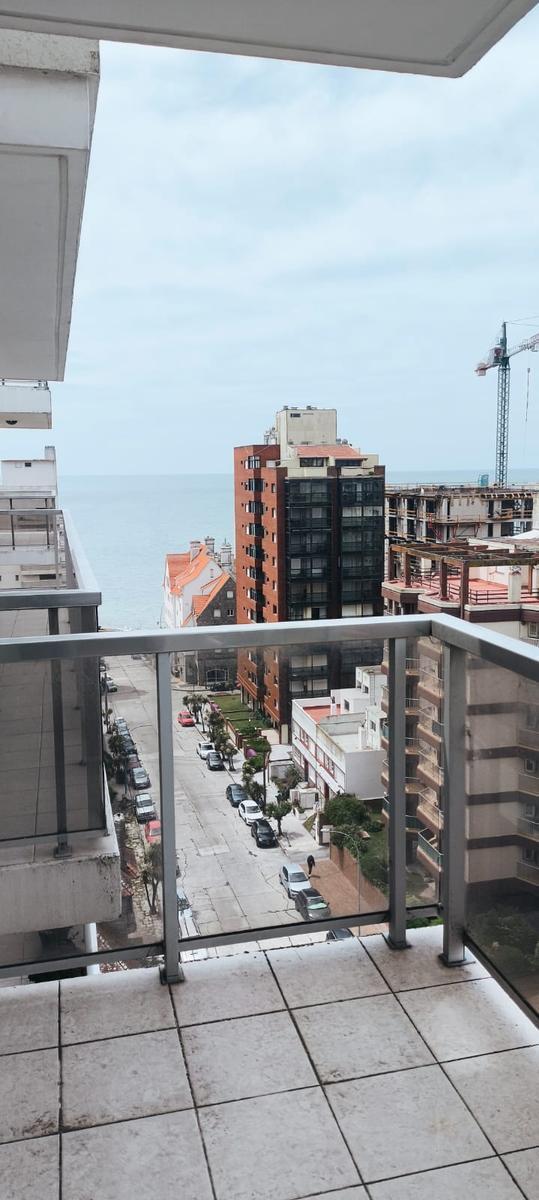 Venta Departamento 3 Ambientes con Balcón y Terraza propia con Quincho