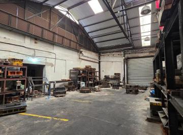 Bodega-Galpón de 10 ambientes, Avellaneda · Nave Industrial en Venta en Avellaneda