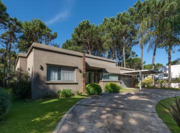 Casa · 200m² · 5 Ambientes · 2 Cocheras · Casa en Venta Pinamar Norte