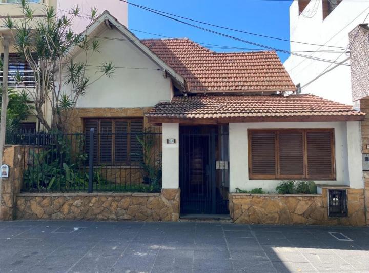 Casa · 200m² · 5 Ambientes