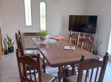 Casa Venta de 5 ambientes · Excelente. Casa 4 Dorm.. Zona Residencial