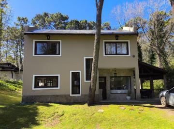 Casa de 7 ambientes, Cariló · Carilo Excelente Casa en Venta Oportunidad