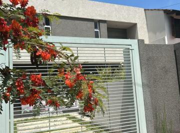 Casa de 3 ambientes, Morón · Duplex a Estrenar de 3 Ambientes en Castelar Sur