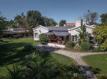 Casa · 286m² · 8 Ambientes · 2 Cocheras · Casa en Viejo Golf