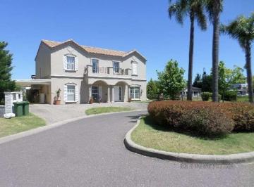 Casa de 7 ambientes, Tigre · Casa con 850 m² de Terreno, 4 Dorm. en Venta en Barrancas del Lago