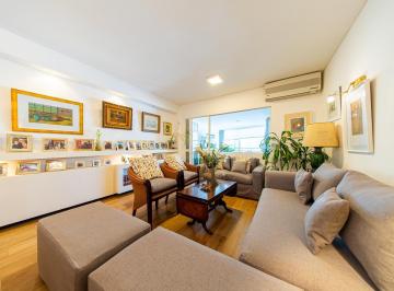 Departamento · 134m² · 5 Ambientes · 1 Cochera · Departamento de 3 Dorm. Totalmente Reciclado con Cochera y Baulera