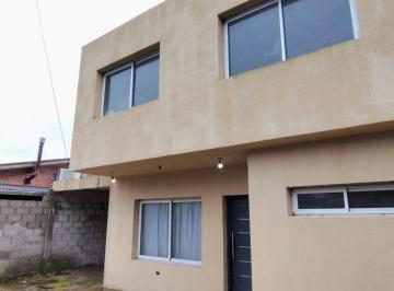 Casa de 4 ambientes, Berazategui · Casa a Extrenar 5 Ambientes Apta Credito Hipotecario, Cochera Cubierta