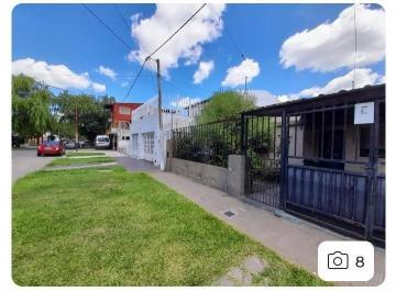 Casa · 140m² · 4 Ambientes · 1 Cochera · Casa de 3 Dorm. - Oppici 1800