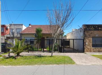 Casa de 3 ambientes, Berazategui · Casa con 2 Dorm. en Venta, Plátanos