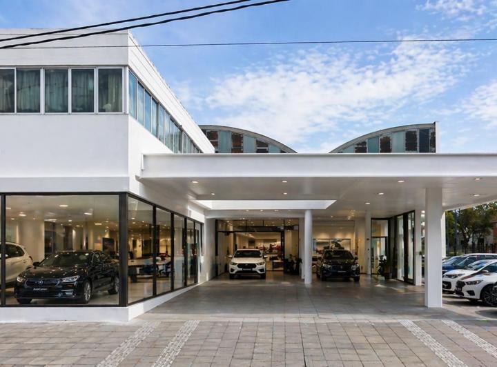 Local comercial · 950m²