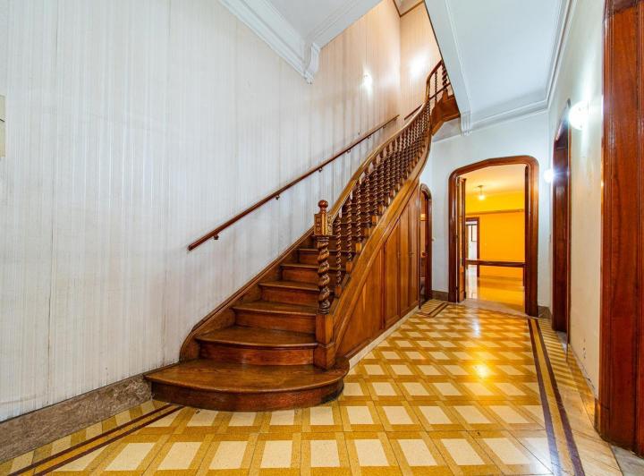 Casa · 241m² · 10 Ambientes