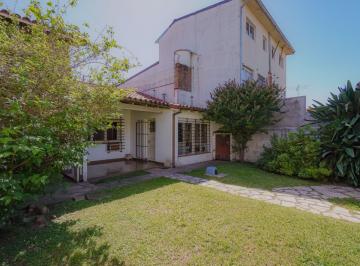 Casa de 4 ambientes, San Isidro · Casa en Venta en Villa Adelina Lote 350 m², 4 Amb, Amplio Jardín
