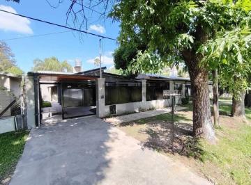 Casa · 98m² · 2 Dormitorios · 2 Cocheras · Venta Casa en Funes Garita 15