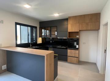 Casa · 160m² · 4 Ambientes · 3 Cocheras · Dúplex de 3 Dorm. en Venta en Greenville 2