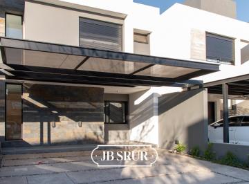 Casa · 160m² · 4 Ambientes · 3 Cocheras · Dúplex en Venta de 3 Dorm. en Venta en Greenville 2