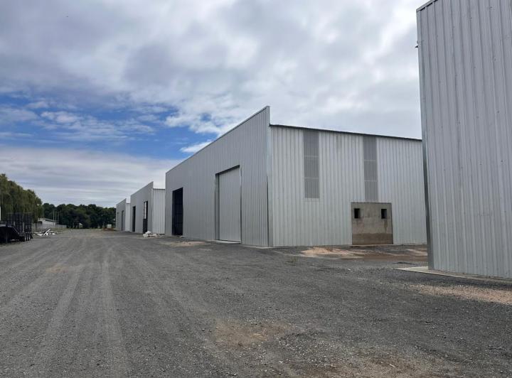 Bodega-Galpón · 980m²