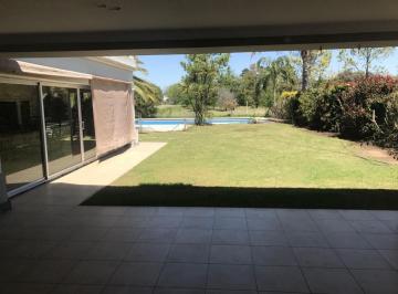Casa · 496m² · 9 Ambientes · 1 Cochera · Casa en Venta de 3 Dorm. en Country Jockey Club