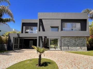 Casa · 350m² · 5 Ambientes · 3 Cocheras · Casa en Fincas de Hudson