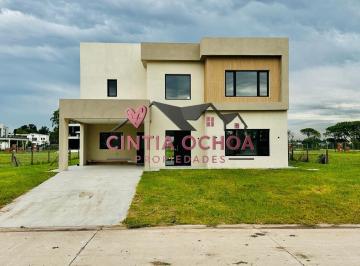 Casa · 197m² · 5 Ambientes · 2 Cocheras · Casa en Venta de 5 Ambientes en Canning Chico, Canning, E. Echeverria, Ezeiza, con Pileta