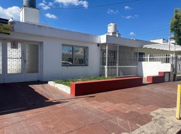 Casa · 261m² · 4 Ambientes · Venta Galpon y Casa en Barrio Matienzo
