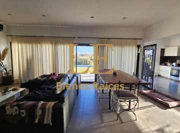 Casa · 160m² · 6 Ambientes · 4 Cocheras · Venta de Casa en El Naudir