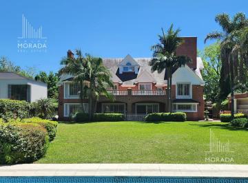 Casa · 720m² · 9 Ambientes · 3 Cocheras · Casa en Alquiler 9 Ambientes San Isidro