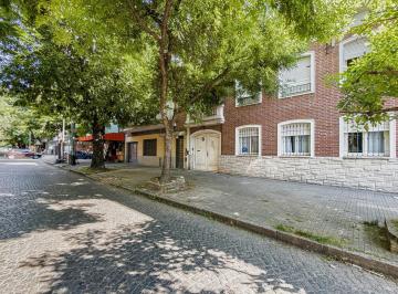 Casa · 190m² · 6 Ambientes · 1 Cochera · Calle 9 y Diagonal 77