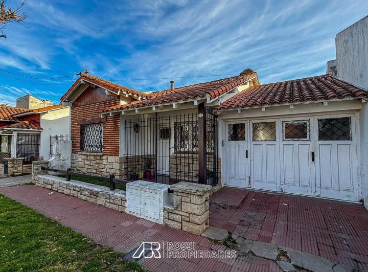 Casa · 140m² · 3 Ambientes · 3 Cocheras
