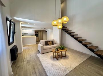 Casa · 111m² · 4 Ambientes · Venta Casa de Pasillo Reciclada. Barrio Lourdes - Rosario