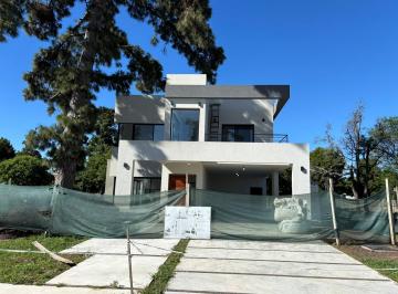 Casa · 245m² · 5 Ambientes · Casa en Venta en Greenville Polo & Resort, Hudson, Platanos