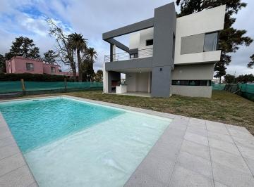 Casa · 245m² · 5 Ambientes · Casa en Venta en Greenville Polo & Resort, Hudson, Platanos