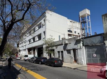 Edificio · 6843m² · Edificio/depósito en 6 Plantas con 6.843 m² Estilo Racionalista Ideal Instalación Empresas