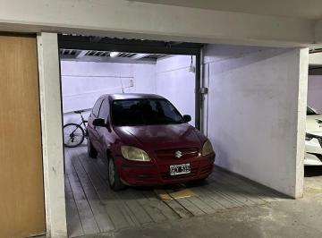 Garage · 22m² · Cochera en Venta en Melo y Azcuénaga