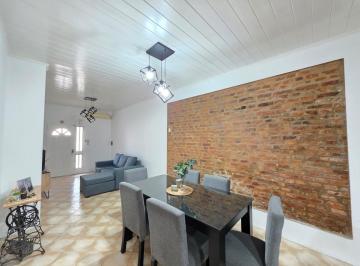 Casa · 119m² · 3 Ambientes · 1 Cochera · Venta Casa 3amb Cochera Terraza Quincho Avellaneda