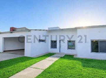 Casa · 216m² · 5 Ambientes · 2 Cocheras · Venta Casa 4 Ambientes