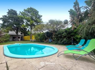Casa · 207m² · 6 Ambientes · 2 Cocheras · Casa en Venta