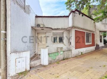Casa · 100m² · 4 Ambientes · Venta de Casa en Lote Propio – Diag. 110 Entre Plaza Sarmiento (19 y 66) y 67, La Plata