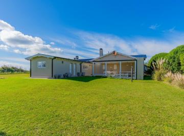 Casa · 270m² · 4 Ambientes · Venta de Casa 3 Dorm. en El Barrio Miramar Links