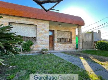 Casa · 103m² · 3 Ambientes · 1 Cochera · Casa en Venta en Ituzaingó, G. B. a. Zona Oeste, Argentina