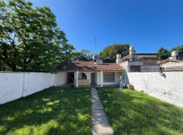 Casa · 93m² · 4 Ambientes · 4 Cocheras · Casa en Florida Oeste