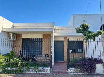 Casa · 140m² · 4 Ambientes · Propiedad de 2 Habitaciones - Usd 80.000 (Apta Crédito)
