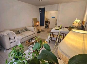 Casa · 97m² · 5 Ambientes · Venta de Agradable Departamento en Cuarta Sección - Ciudad de Mendoza