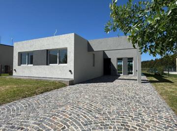 Casa de 6 ambientes, Ezeiza · Casa a Estrenar 5 Habitaciones en Venta San Felipe Canning