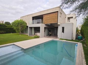 Casa · 315m² · 5 Ambientes · 2 Cocheras · Venta Casa Nuevo Quilmes 5 Ambientes