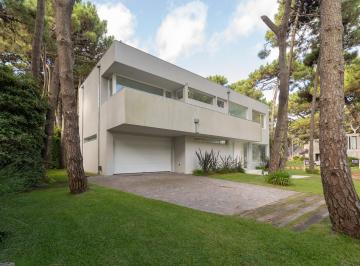 Casa · 314m² · 5 Ambientes · 2 Cocheras · Casa en Venta Pinamar Norte