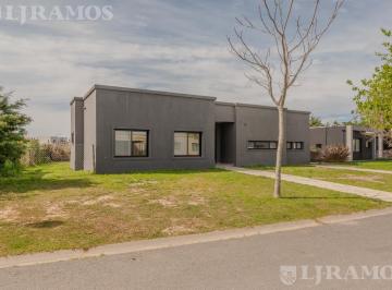 Casa · 222m² · 5 Ambientes · 2 Cocheras · Casa en El Canton - Norte Pg