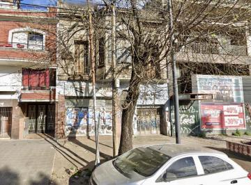 Casa · 280m² · 5 Ambientes · 1 Cochera · Local con Depto de 3 Amb y Garage en Pleno Centro de Escalada - Venta Directa!
