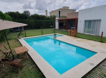 Casa de 6 ambientes, Escobar · Casa de Categoría en El Canton - Impecable Jardin y Pileta - Acepta Permuta