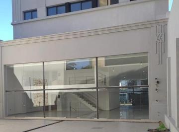 Local comercial · 700m² · 3 Ambientes · Local en La Plata